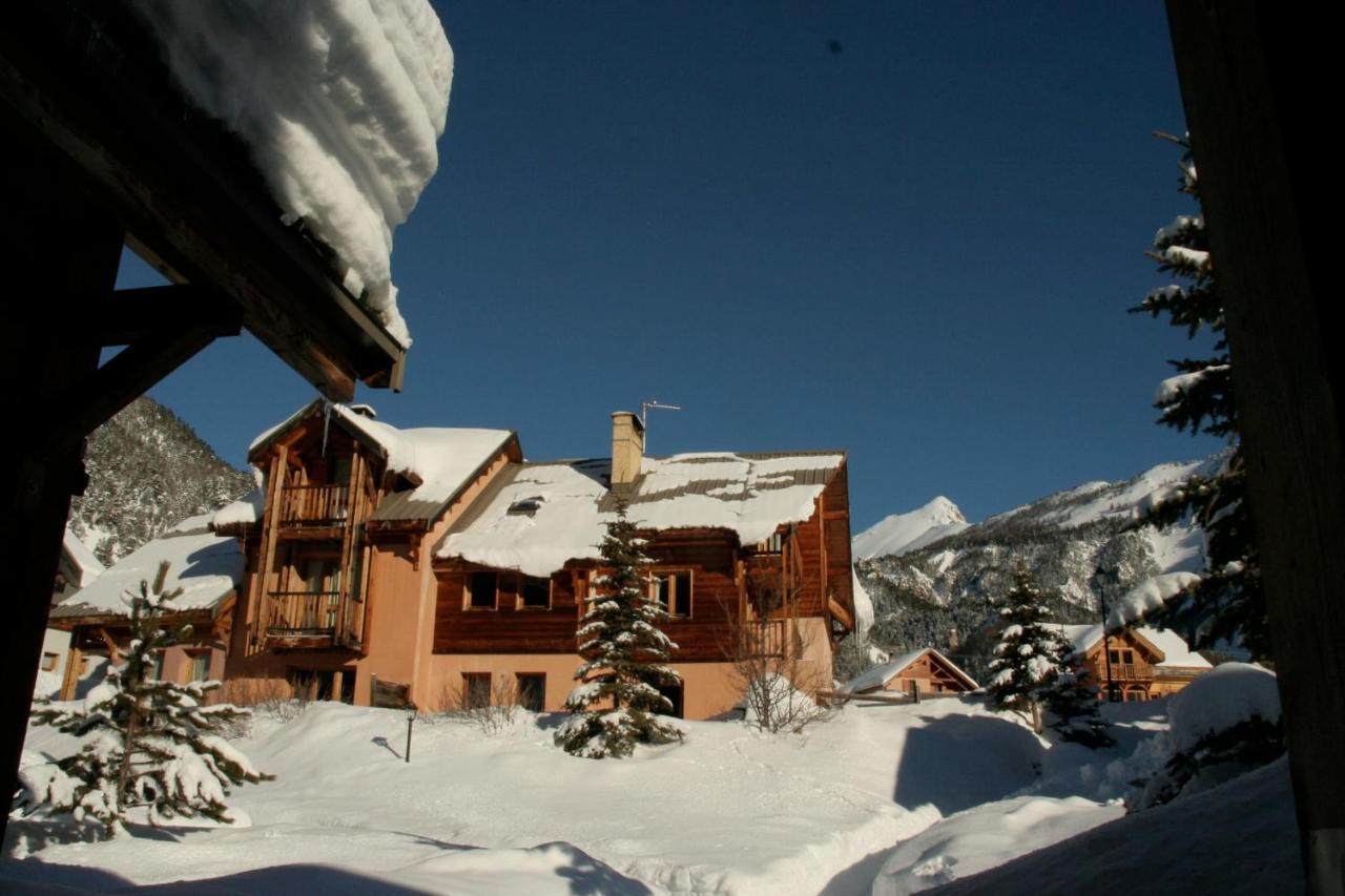 Le Leyrier Hameau Des Chazals Nevache Hautes Alpes 外观 照片