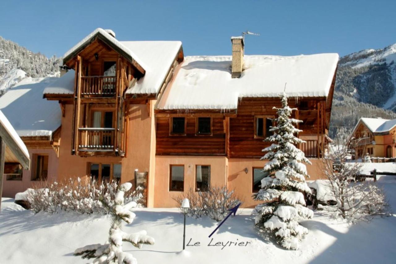 Le Leyrier Hameau Des Chazals Nevache Hautes Alpes 外观 照片